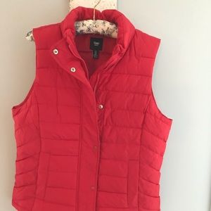 Gap red puffer vest